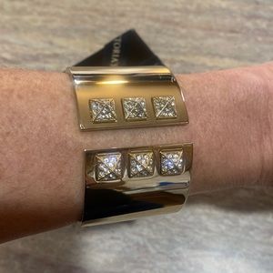 NEW Victoria’s Secret Cuff Bracelet